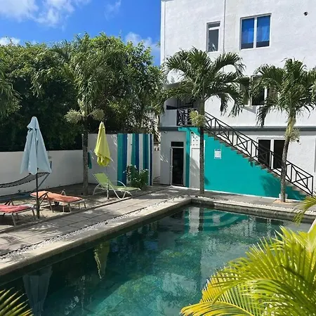 Coco Apartment - 3 Bedroom Ground Floor - Namaste Lounge